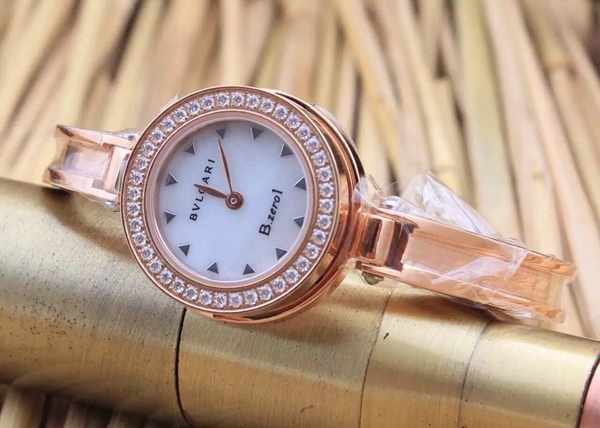 ブルガリ時計正面デザイン